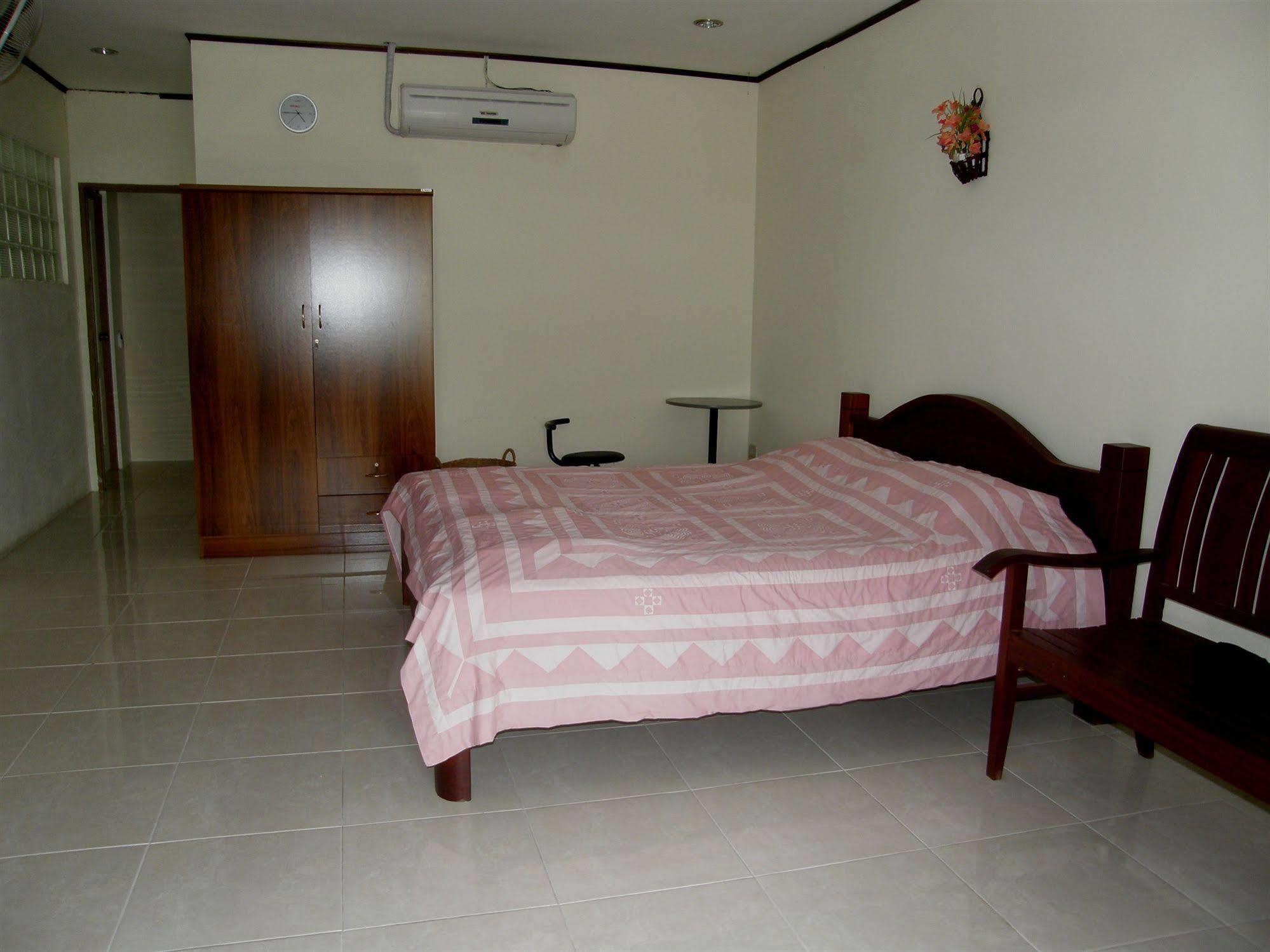 Anchana House Jomtien Beach Exterior foto