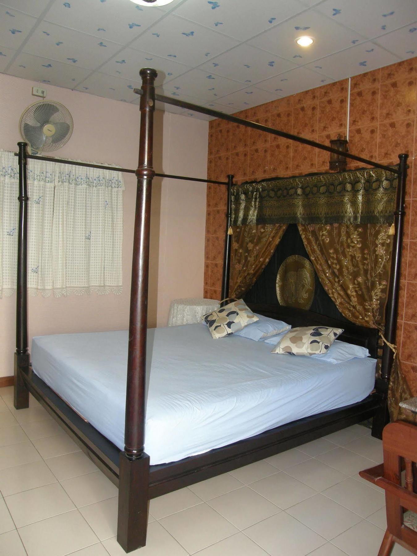 Anchana House Jomtien Beach Exterior foto