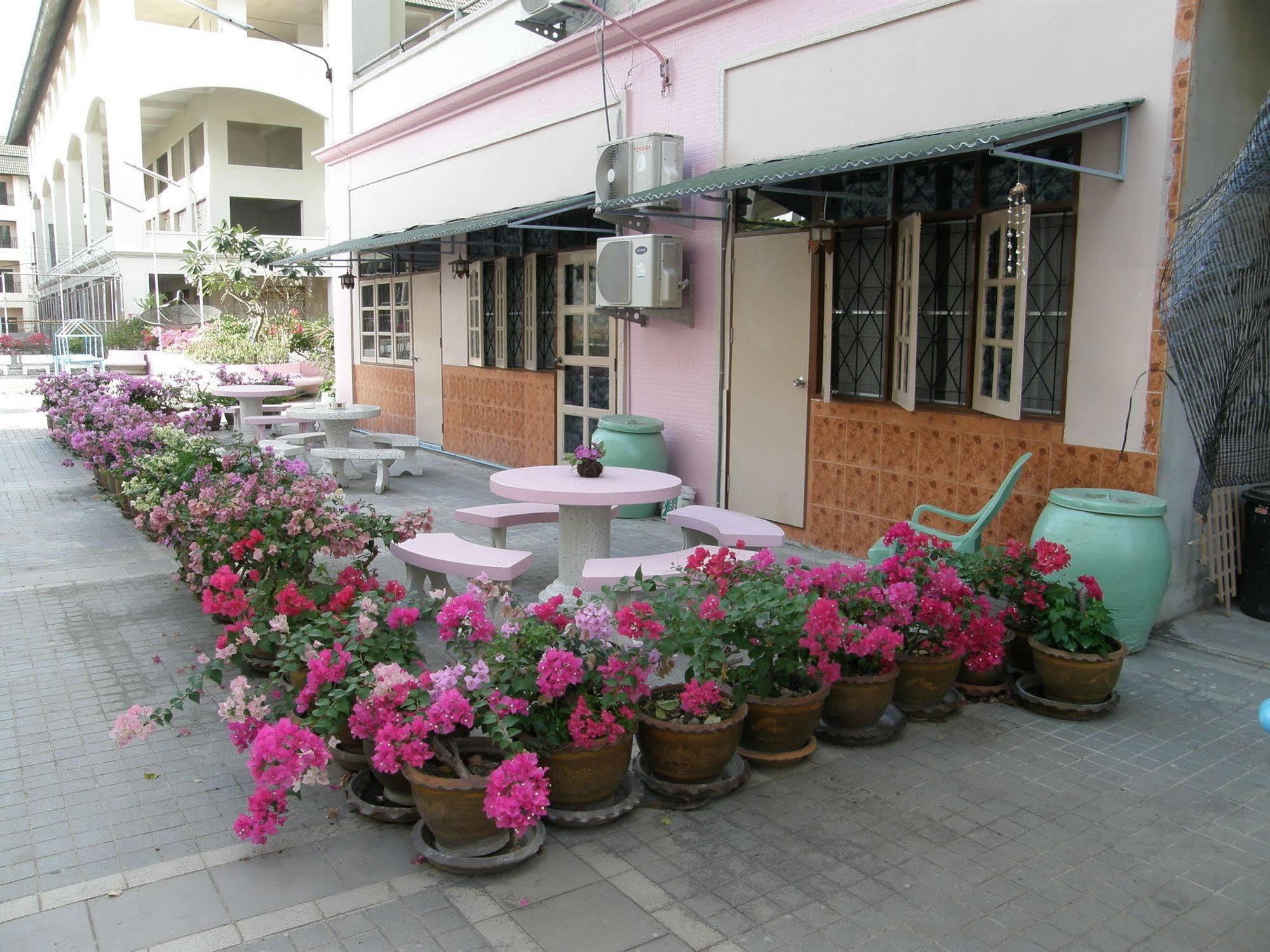 Anchana House Jomtien Beach Exterior foto